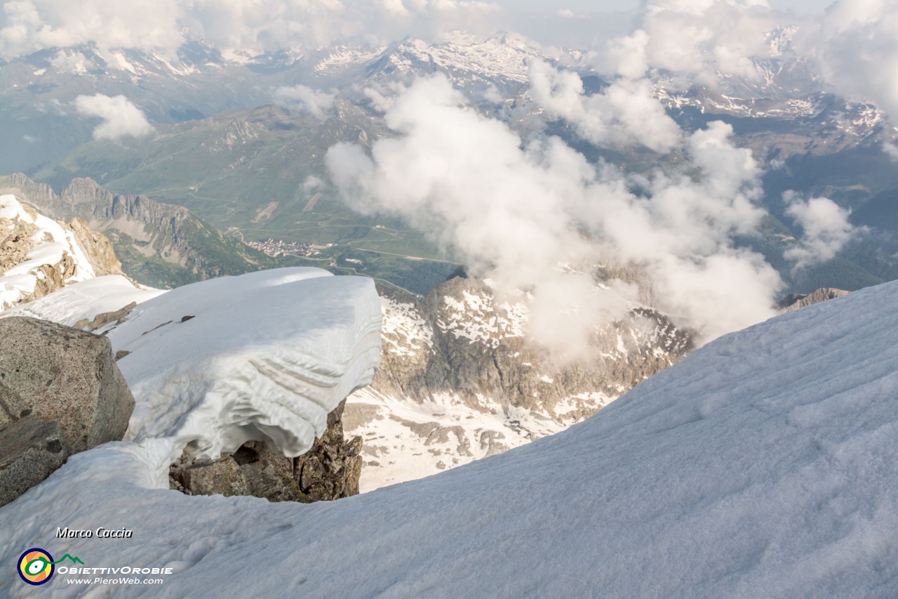 30_cornici sopra il Tonale.JPG